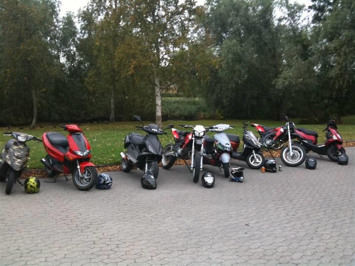 Aprilia SX50 byttet - Tur med drengene :) haha  billede 7