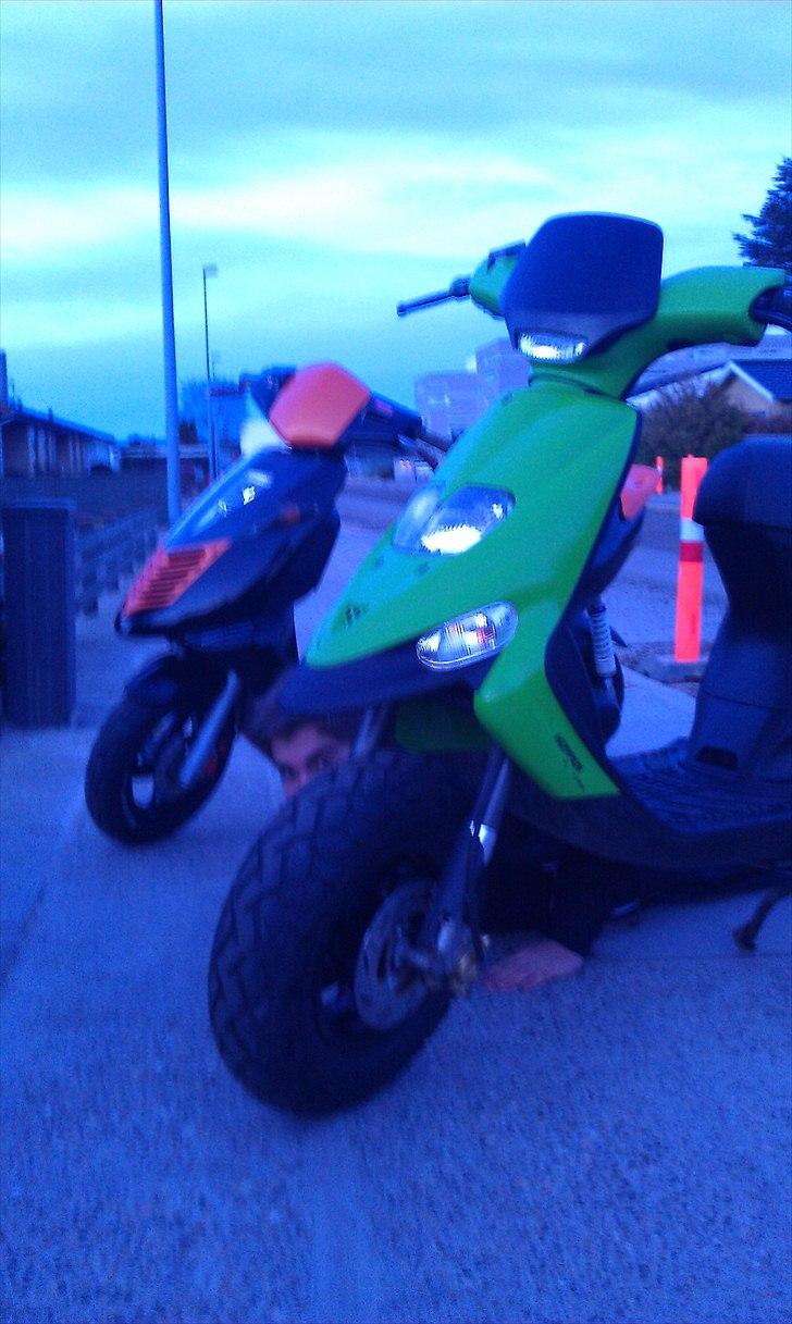 Aprilia Sonic GP - Så ligger der bare sådan en tingest mellem dem? :D billede 16