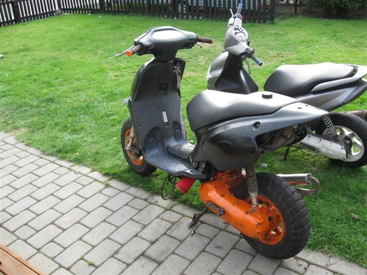 Aprilia Rally/sr50 AC DD TIL SALG - Første gang den blev lavet om.. Glemte at få baglygte på.. billede 2