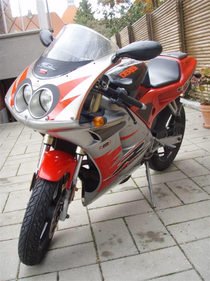 Derbi GPR 50 R - skråt forfra venstre billede 14