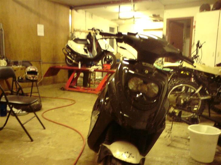 PGO hot 50 VÆK - bedste vens jog evo i baggrunden billede 1