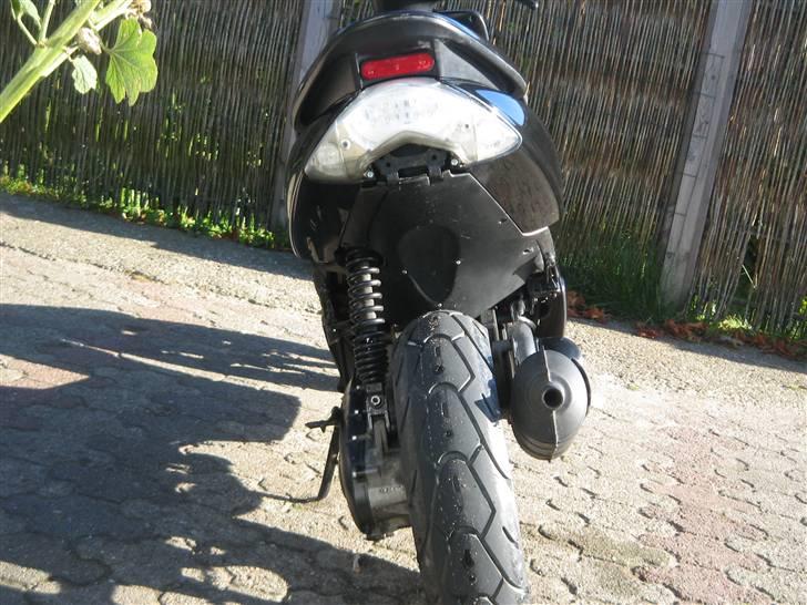 Yamaha Jog R SOLGT - Det nye bagdæk 140/70-12.... billede 11