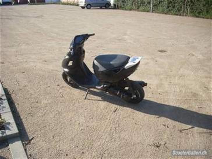 Aprilia Sonic GP 2005 SOLGT billede 4