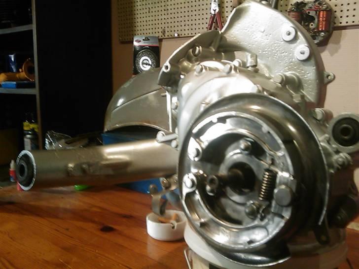 Vespa 50 N - Så er den malet..... billede 10