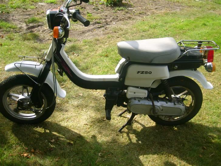 Suzuki fz 50 SOLGT 3000 KR - Har et nyt sæde til den billede 1