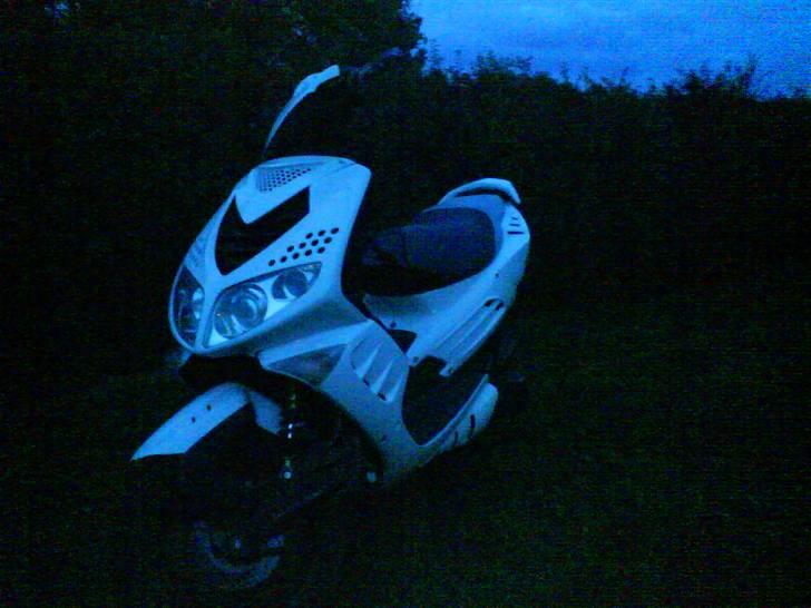 Peugeot SPEEDFIGHT 2 SOLGT billede 3