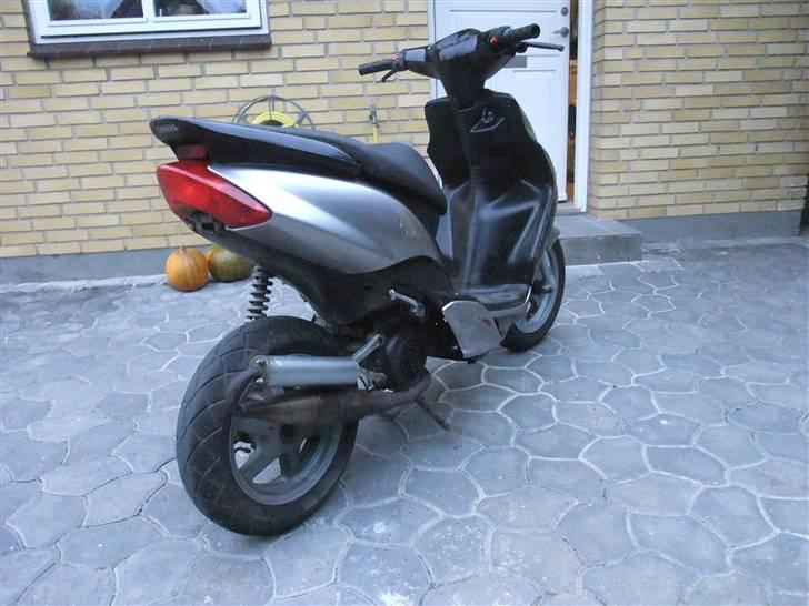 Yamaha jog r  (Solgt) billede 7