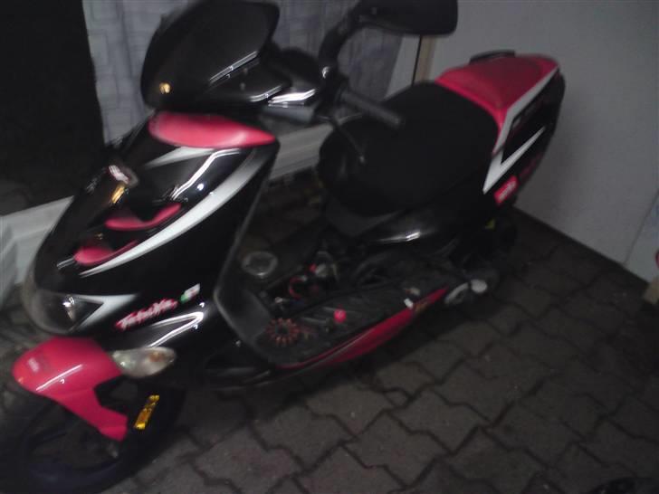 Aprilia sr 2000 byttet til dele billede 2