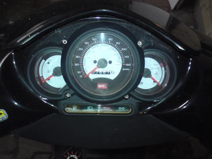 Aprilia sr 2000 byttet til dele billede 7