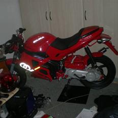 Gilera dna solgt   8300