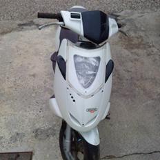 Aprilia Sonic (Solgt)