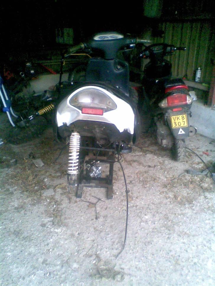 Aprilia rally solgt billede 2