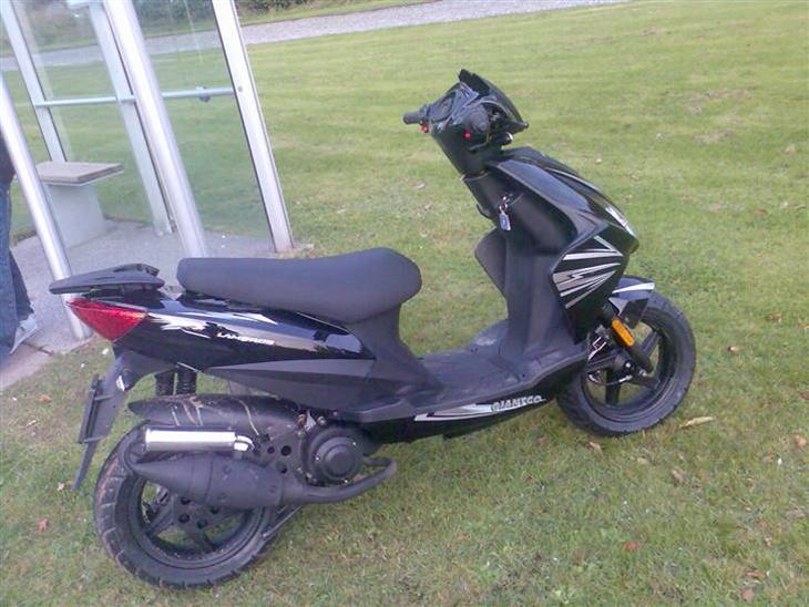 {{currentPhoto.altText}} billede {{currentPhoto.number}}