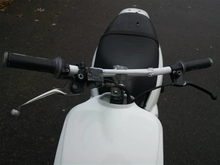 Piaggio NRG SÆLGES 4000,- KONTANT - Bartstyret billede 8