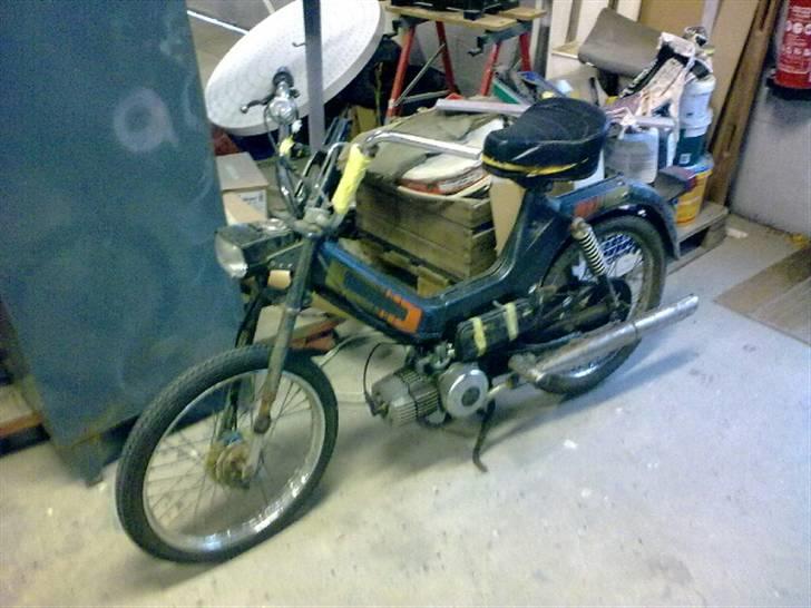 Puch maxi kL E50 - Sådan stod maxi`en før den blev renoveret i motoren, og lidt i udseendet billede 12