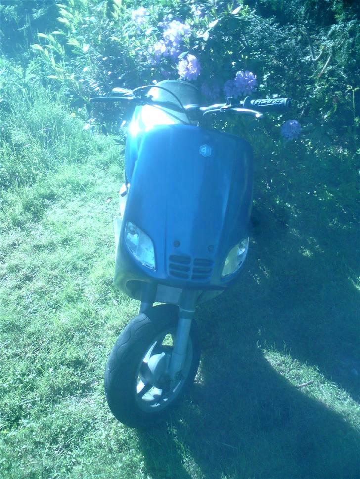 Piaggio zip EVO1! Første scooter<3  - før jeg gjorde noget ved den:D billede 1