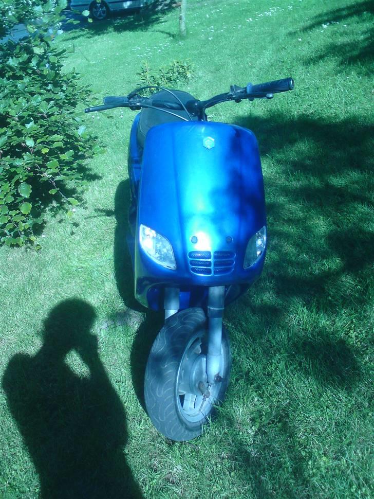 Piaggio zip EVO1! Første scooter<3  - før jeg gjorde noget ved den:D billede 2