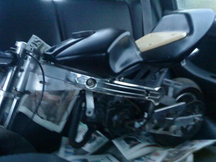 MiniBike Pocketbike 49cc DD - på vej hjem med den (ca 5 min efter jeg købte den) billede 7