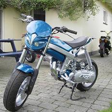 Suzuki Street Magic - Solgt