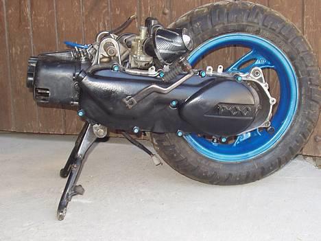 PGO Dr. big -solgt- - komplet motor, med undtagelse af variator og udstødning billede 2