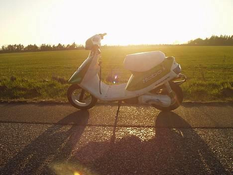 Yamaha Jog FS Kawa - Solgt - Lidt fotograf kan man jo altid lege :P billede 3