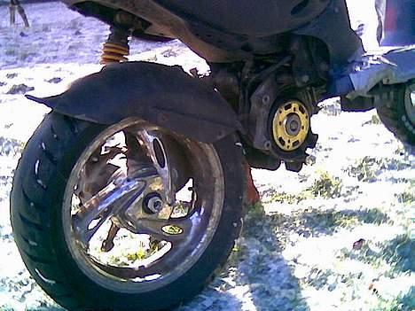 PGO PMX SPORT - den ødelagte dr.big fælg der er slået et stykke af fælgen  billede 4