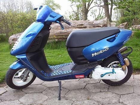 Aprilia Sonic *Solgt* - Ja der mangler stadig lidt finish.. min nye skivebremse venter jeg bare på at få hjem så jeg også kan få mine ny malet kaliber på billede 1