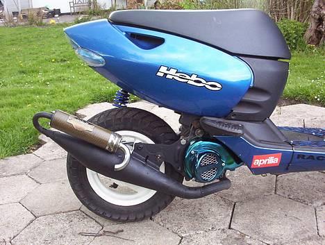 Aprilia Sonic *Solgt* - ja som sagt mangler der lidt finish.. mit bund skjold er lige stripset fast midlertidig.. skal lige have fundet nogle bolte som passer :P billede 2