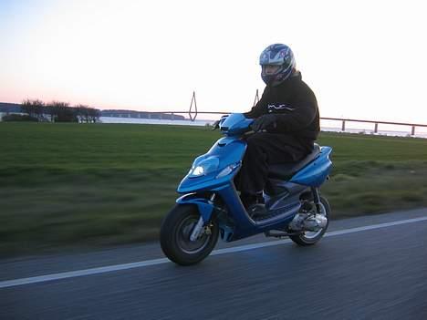 Yamaha Bws NG -The  Blue Devil-  - Så er der dømt Vmax stil...   Foto: Thomas Striegler. billede 17