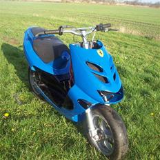 Aprilia sr50   Pata Negra