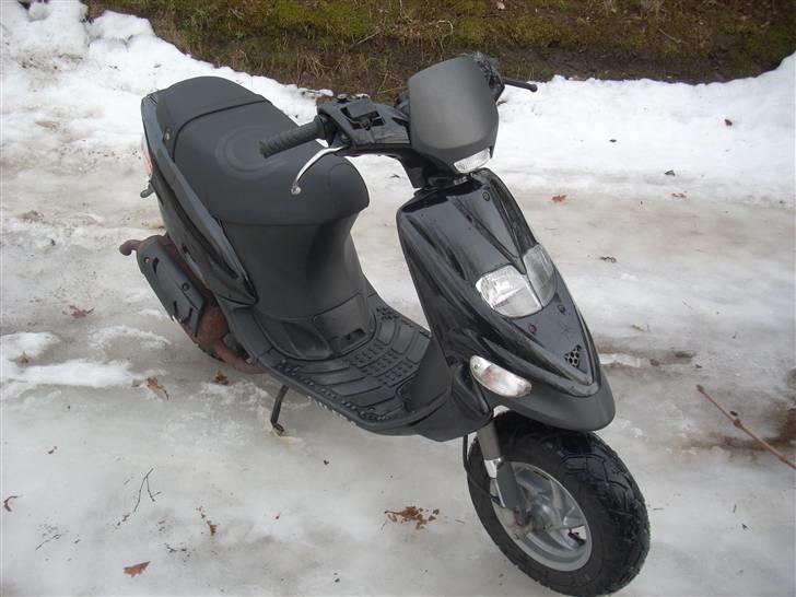 Gilera stalker smadret - nye blank sorte skjolde :) og klare lygtglas over det hele :) billede 4