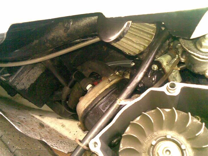 Yamaha Aerox <traded to SMX> - Polini Corsa LC cylinder og Stylepro 21mm karburator... og ja det er bare et Thansen filter men er der kun for der ikke kommer skidt ind ;) billede 8