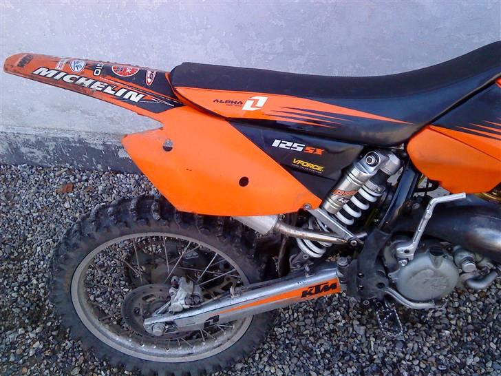 KTM SX 125 Alpha Series LC DD Solgt - bagfra :D se de flotte stafferinger på bagskærmen :D billede 3