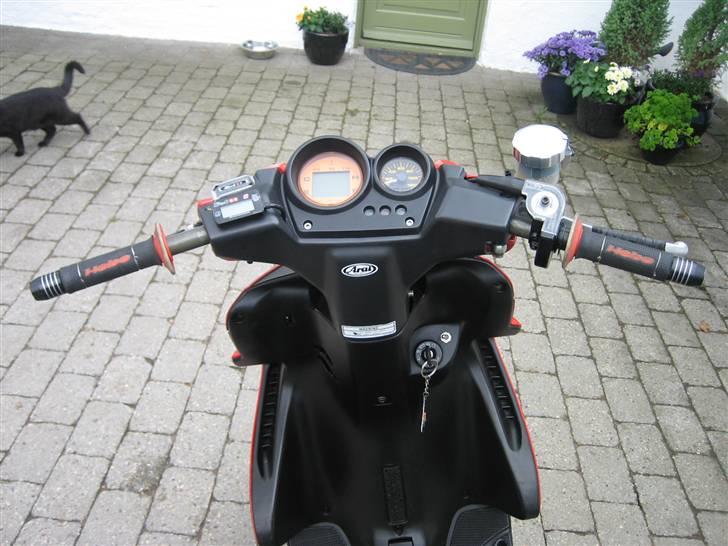 Yamaha Aerox R byttet billede 4