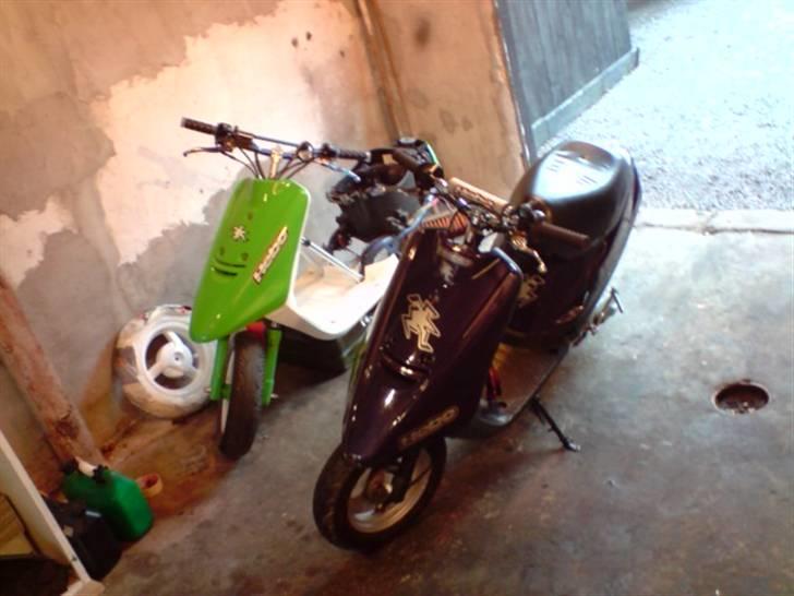 Yamaha jog(: - sammen med min anden jog der lige er skildt ad:) billede 1