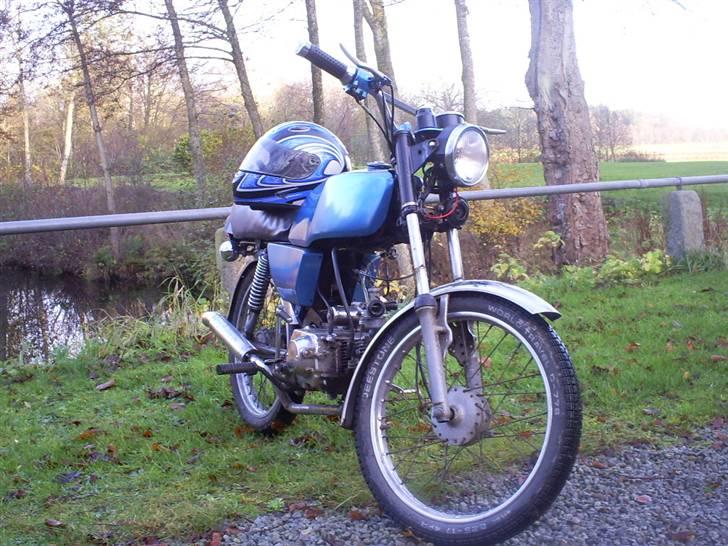 Suzuki samurai 4 takt 50cc - færdig med at makke.. (tror jeg.. :b ) billede 18