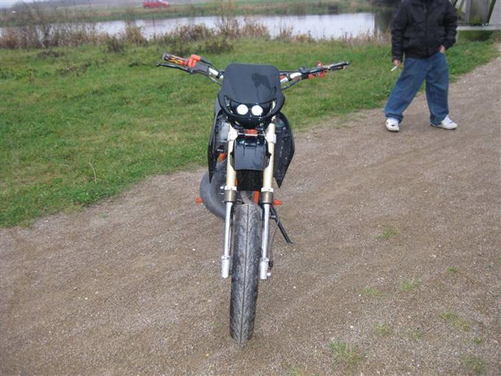 {{currentPhoto.altText}} billede {{currentPhoto.number}}