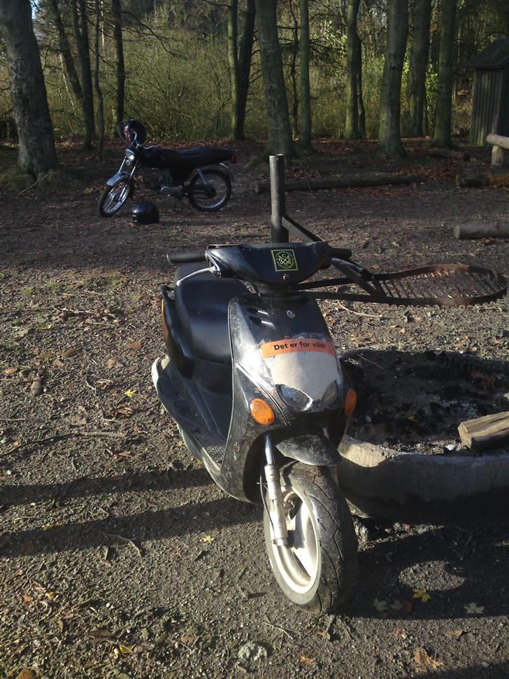 Yamaha neos solgt - skråt foran :) billede 1