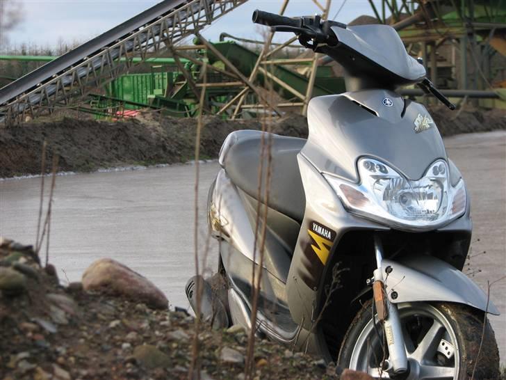 Yamaha Jog R² SOLGT - Brug dette link hvis du ikke har en bruger: http://www.scootergalleri.dk/html/gal_visbil.asp?ID=249403&ipc=760554&xl=true billede 1