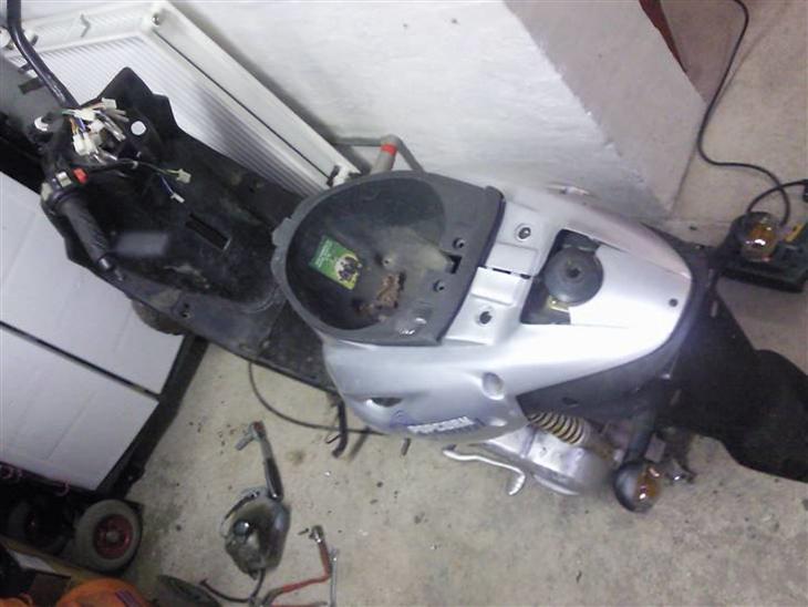 {{currentPhoto.altText}} billede {{currentPhoto.number}}