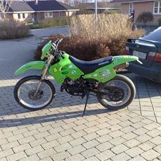 Suzuki RMX Kawa style *Byttet*