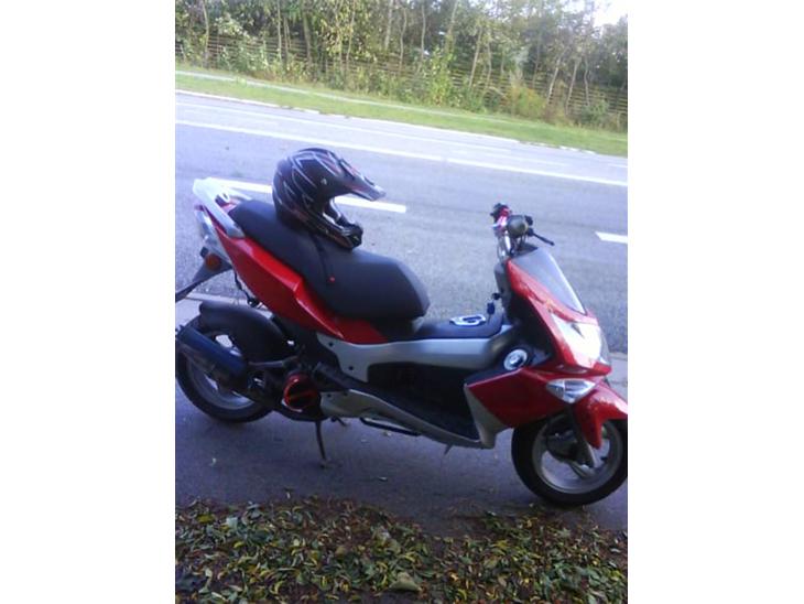 {{currentPhoto.altText}} billede {{currentPhoto.number}}