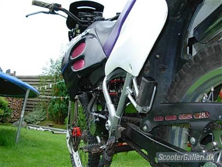 Suzuki Rmx "Solgt" - Ser sq godt ud med rødt TNT gitter  billede 9