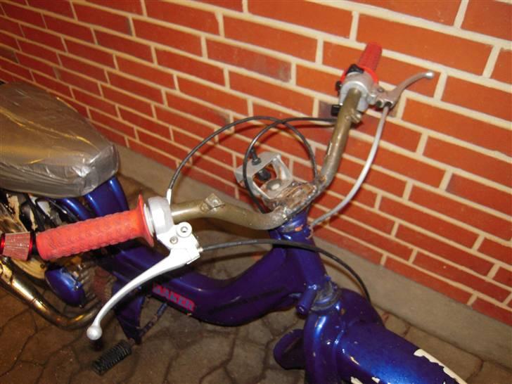 Suzuki Fz 50 (Solgt) :D - Nyt styr ( Original styr fra yamaha Bws NG ) har selv svejset det sammen :D billede 5