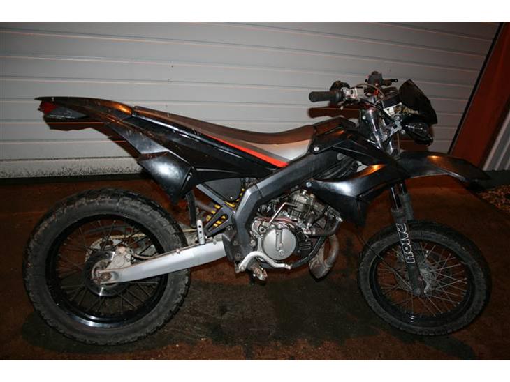 {{currentPhoto.altText}} billede {{currentPhoto.number}}