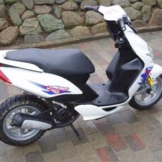 Yamaha jog r (missen) .( SOLGT)