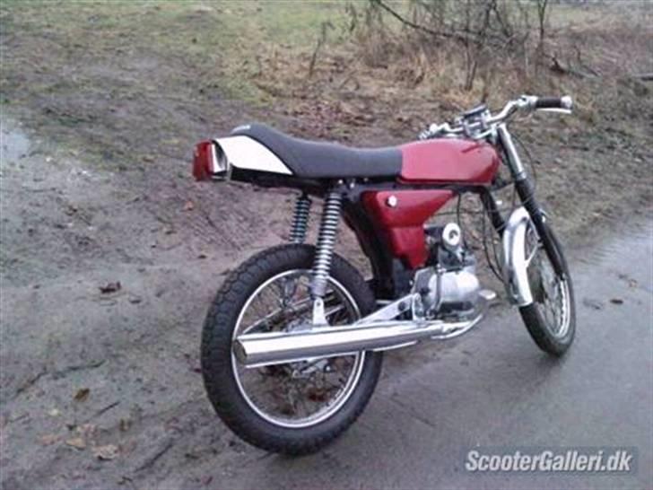 Yamaha Fs1 K1 4 Gear - Ny lakeret, den 25/2-10. Rødmetal:) Første gang på vejen efter renovering;) billede 1