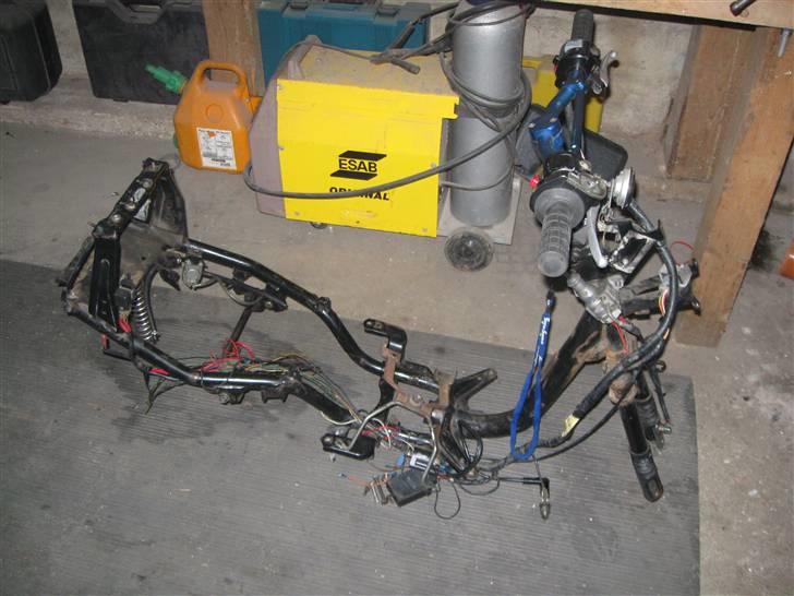 Yamaha jog space død! - stel med fucked ledningsnet takket være gamle ejer "  billede 3