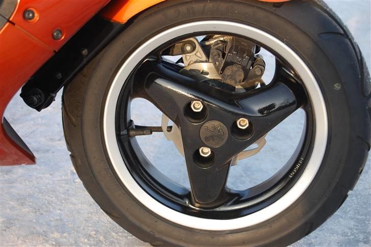 Peugeot SpeedFight 2 SOLGT - Jeg har selv malet den, til jer der godt vil have jeres fælge pimpet op, så vil jeg godt gøre det for en god pris;) billede 14