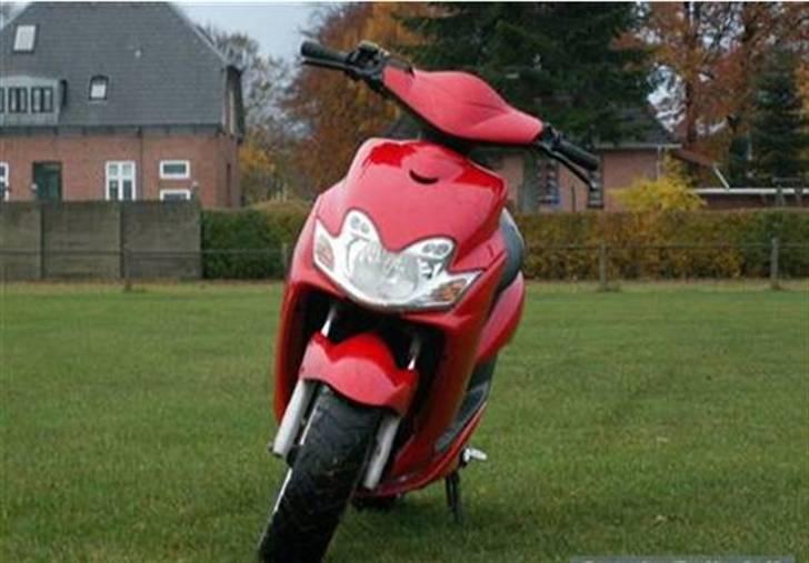 Yamaha jog r (solgt) billede 1